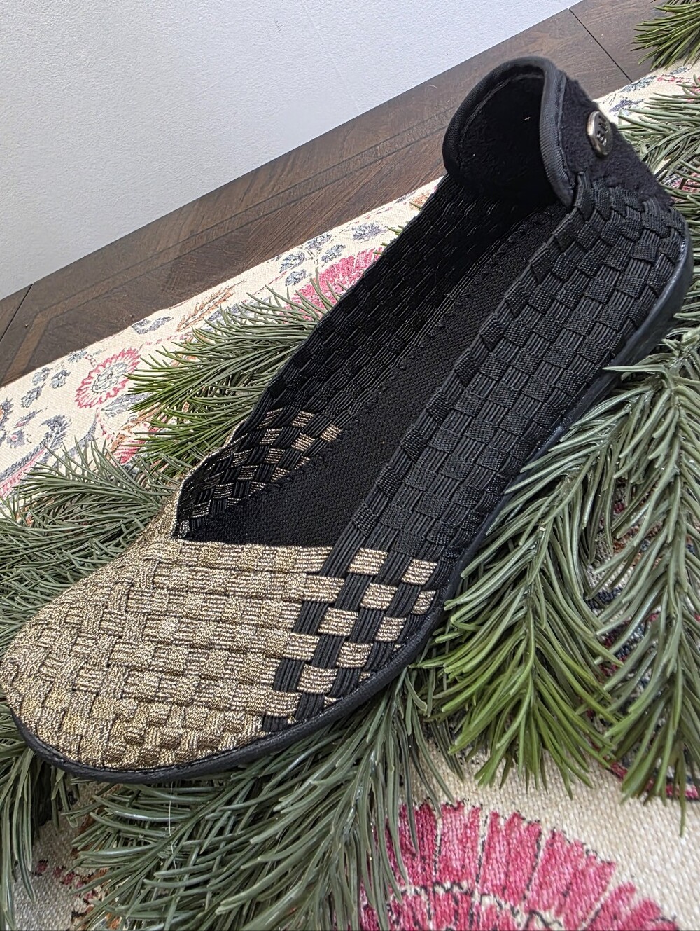 bernie mev. Women's Katness Flats